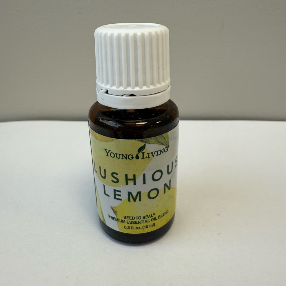 Young Living - 15 ml Lushious Lemon Essential Oil - Brand new, Never opened - Picture 2 of 3